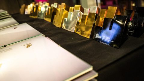 Effie Finlandin ensikertalainen BOND pesee pöydän – nappasi Grand Effien, kaksi kultaa ja hopean